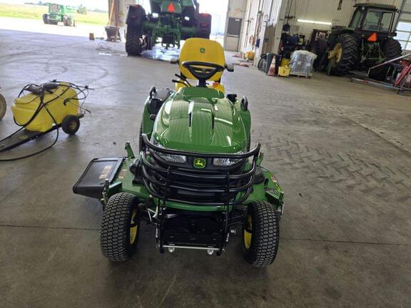 Image of John Deere X734 equipment image 1