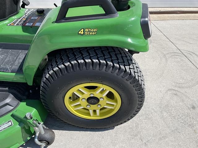Image of John Deere X734 equipment image 3