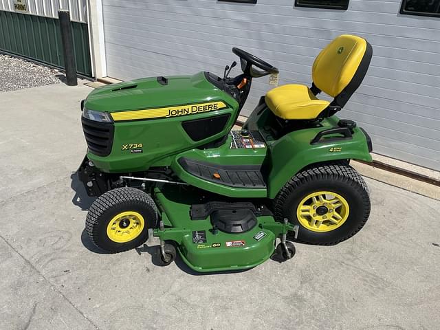 Image of John Deere X734 equipment image 1