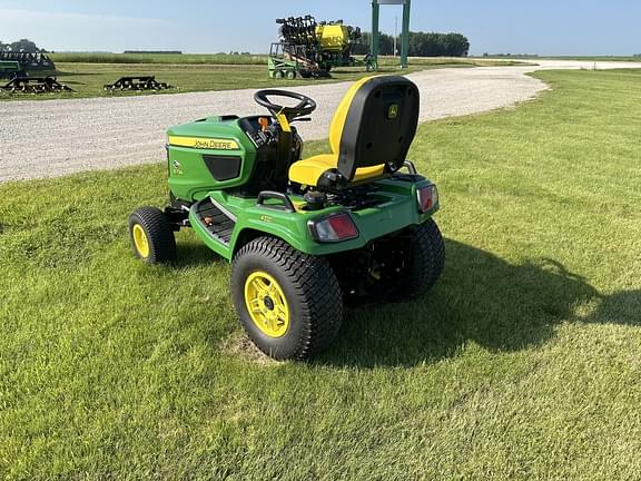 Image of John Deere X734 equipment image 2