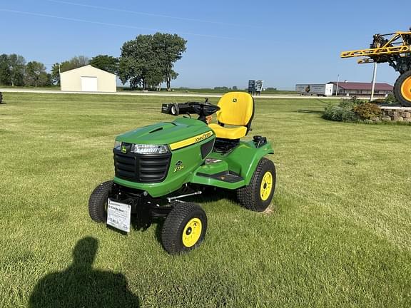 Image of John Deere X734 equipment image 1