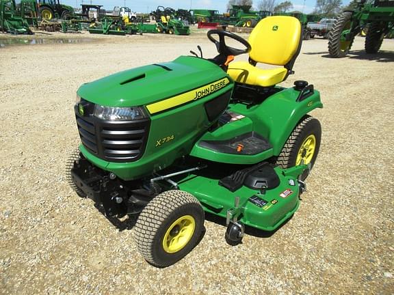 Image of John Deere X734 equipment image 2