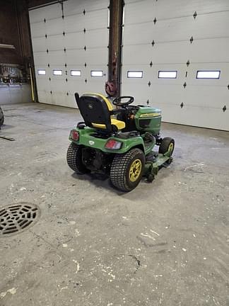 Image of John Deere X734 equipment image 4