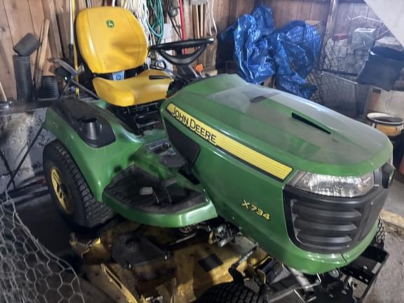 Image of John Deere X734 equipment image 4