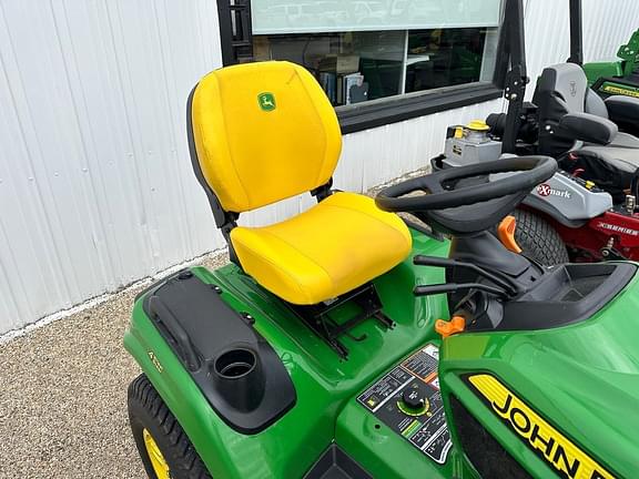 Image of John Deere X734 equipment image 4