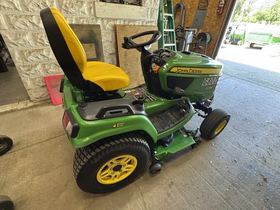 Image of John Deere X734 equipment image 4