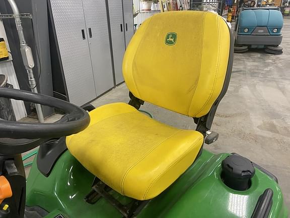 Image of John Deere X734 equipment image 2
