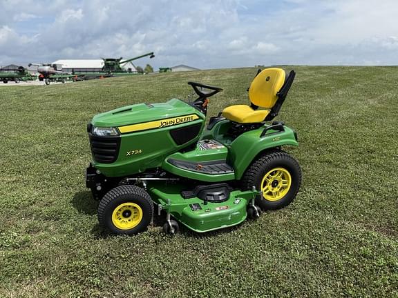 Image of John Deere X734 equipment image 2