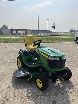 Image of John Deere X734 equipment image 3