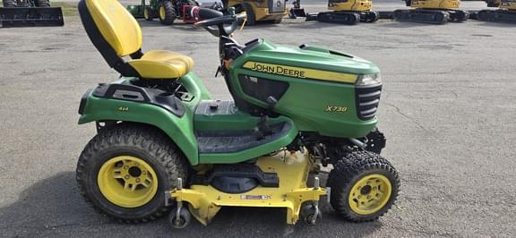 Image of John Deere X738 equipment image 2