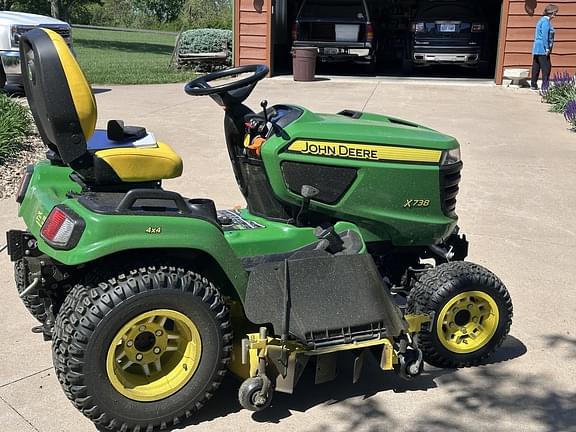 Image of John Deere X738 Primary image