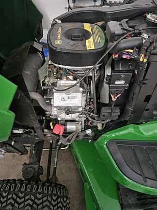 Image of John Deere X738 equipment image 1