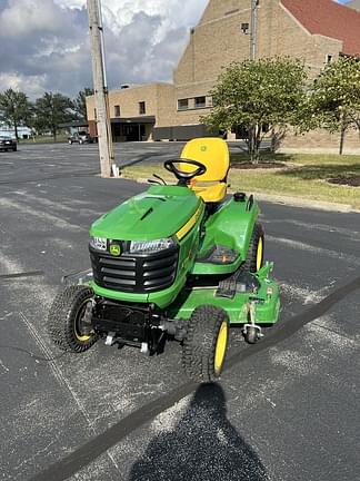 Image of John Deere X738 equipment image 1