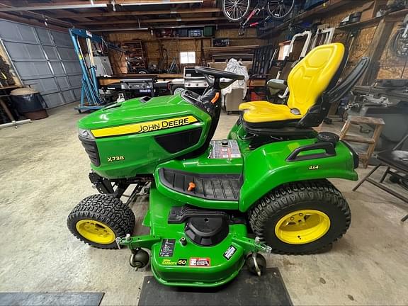 Image of John Deere X738 equipment image 3