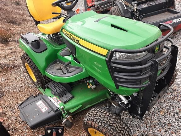 Image of John Deere X738 equipment image 2