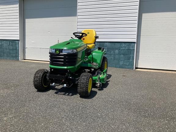 Image of John Deere X738 equipment image 1