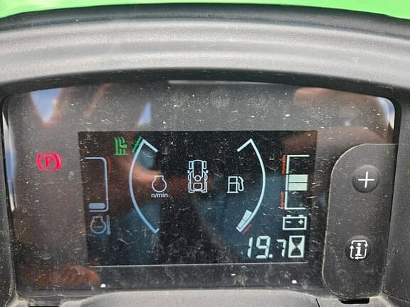 Image of John Deere X738 equipment image 2