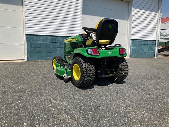Image of John Deere X738 equipment image 3