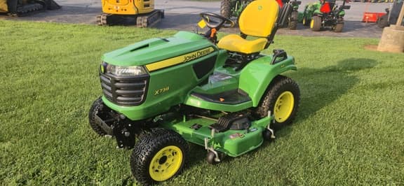 Image of John Deere X738 Primary image
