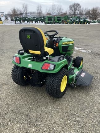 Image of John Deere X738 equipment image 3