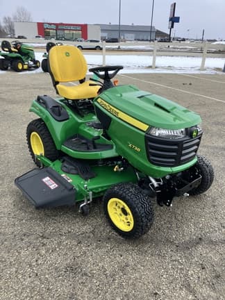 Image of John Deere X738 equipment image 4
