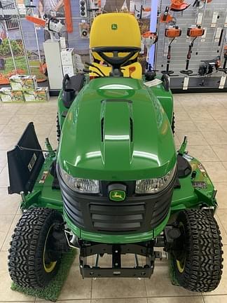 Image of John Deere X738 equipment image 1