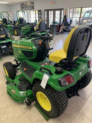 Image of John Deere X738 equipment image 2