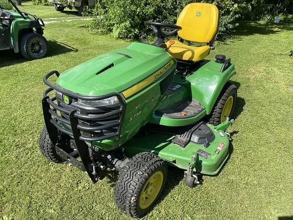 Image of John Deere X738 Primary image