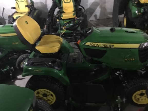 Image of John Deere X739 equipment image 3