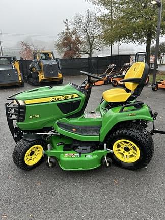 Image of John Deere X739 equipment image 3