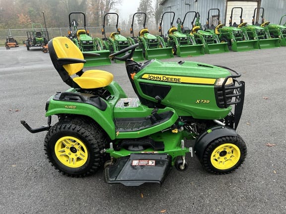 Main image John Deere X739