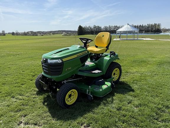 Image of John Deere X739 equipment image 1