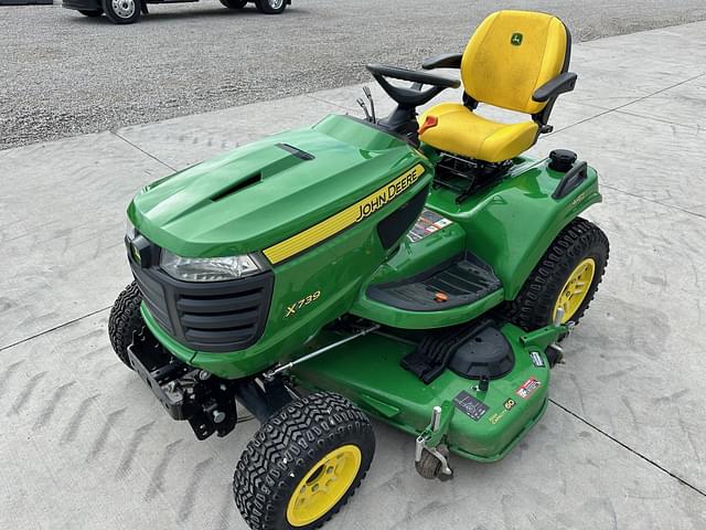 Image of John Deere X739 equipment image 4