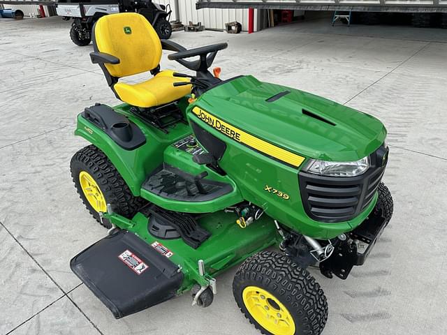 Image of John Deere X739 equipment image 2