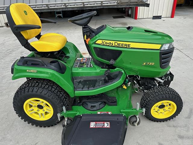 Image of John Deere X739 equipment image 1