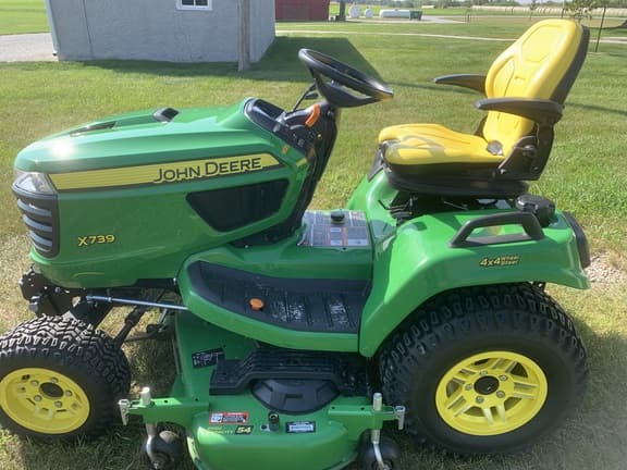 Image of John Deere X739 equipment image 1