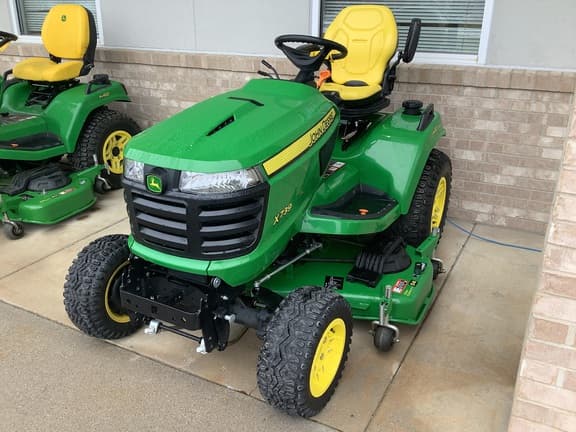 Image of John Deere X739 equipment image 2