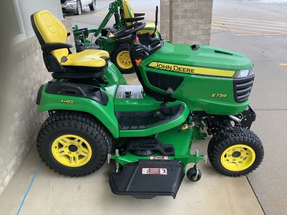 Image of John Deere X739 equipment image 4
