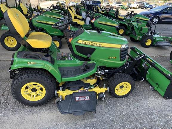 Main image John Deere X739