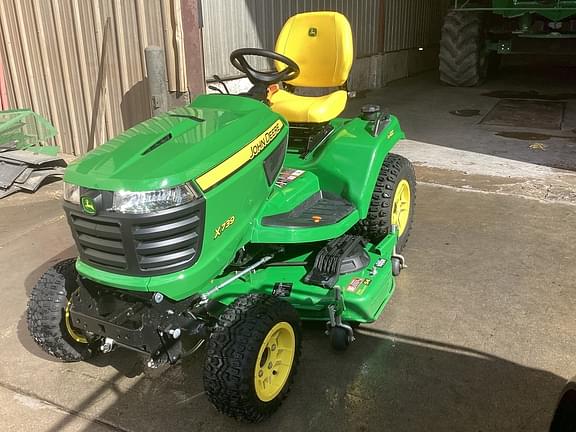 Image of John Deere X739 equipment image 2