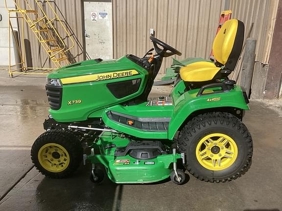Image of John Deere X739 equipment image 3