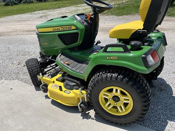 Image of John Deere X739 equipment image 4
