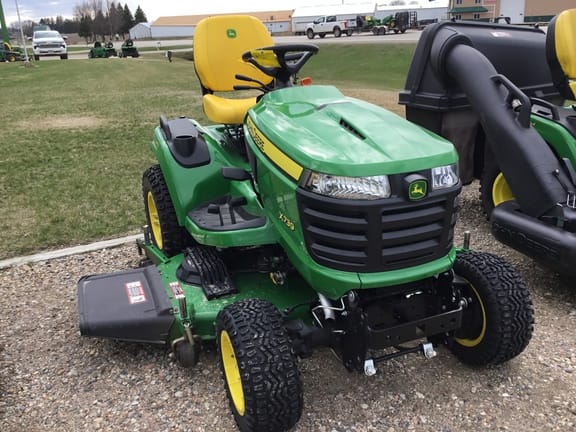 2023 John Deere X739 Equipment Image0