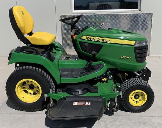 Image of John Deere X750 equipment image 1