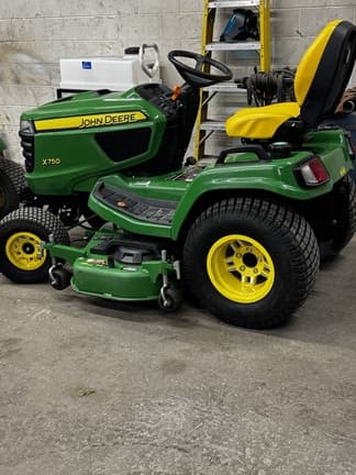 Main image John Deere X750