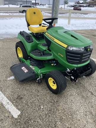 Image of John Deere X750 equipment image 4