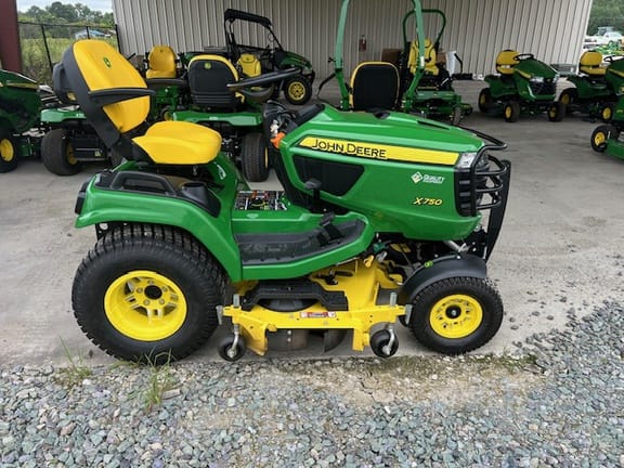 2023 John Deere X750 Equipment Image0