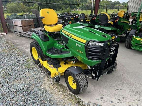 Image of John Deere X750 equipment image 1