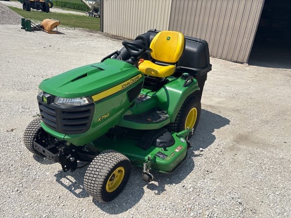 2023 John Deere X750 Equipment Image0