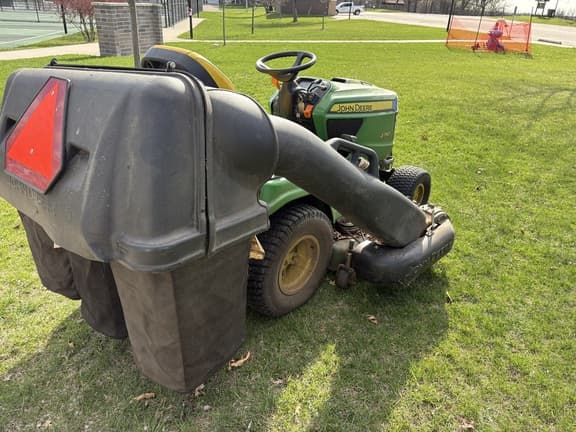 Image of John Deere X750 equipment image 4